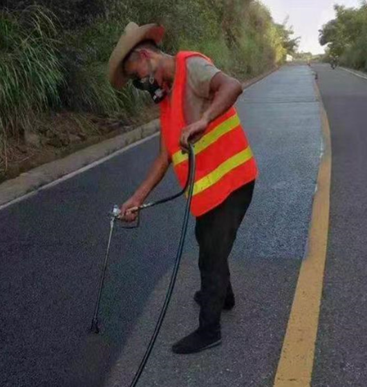 巴彦淖尔路面喷涂翻新彩色步道施工方案